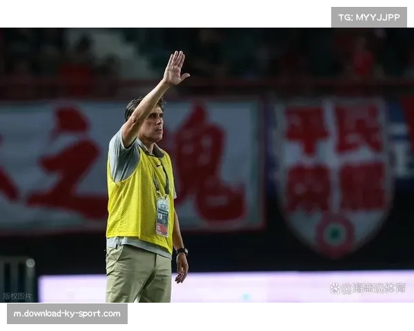 河南队中场绞杀战术奏效 纳萨里奥王上源联手限制海港组织